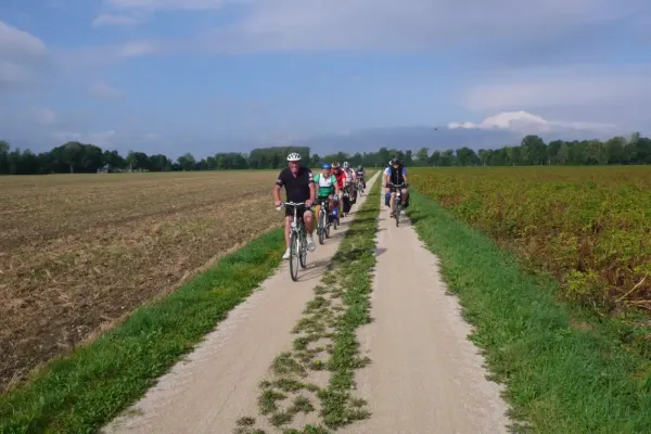 2012-tour19-0428DFB0063-4B58-0458-65A8-C96FBAED5634.webp