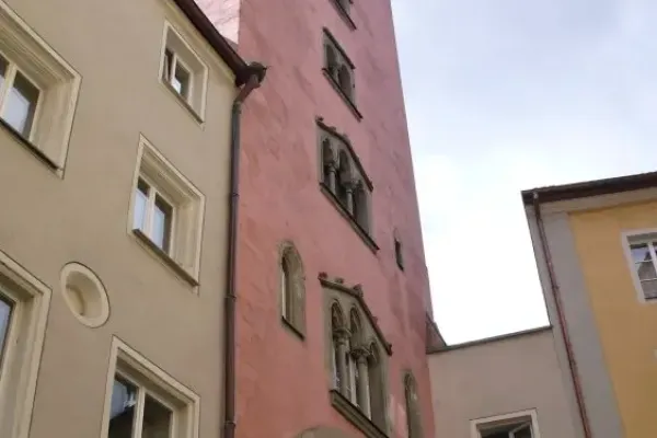 2012-tour19-0719298057D-10B2-D2FC-0554-6241D6AEB1AC.webp