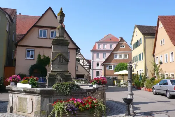 2011-tour18-016D84D8211-BEEB-A622-47A8-E2405F3E68A2.webp