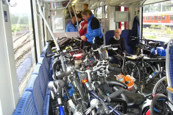 2010-tour17-008A921698A-79A1-2B33-7448-30B3544F9214.webp