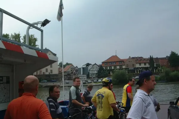 2002-tour9-0121418CFDF-152A-7086-1C17-F92366362DE0.webp