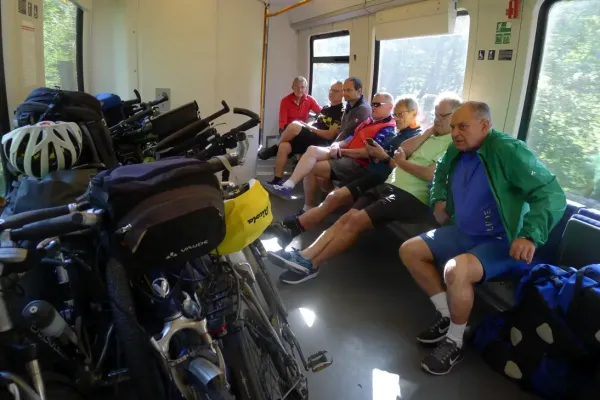 2019-tour26-020C7D80347-CE73-6890-1A80-77163E232BA7.webp