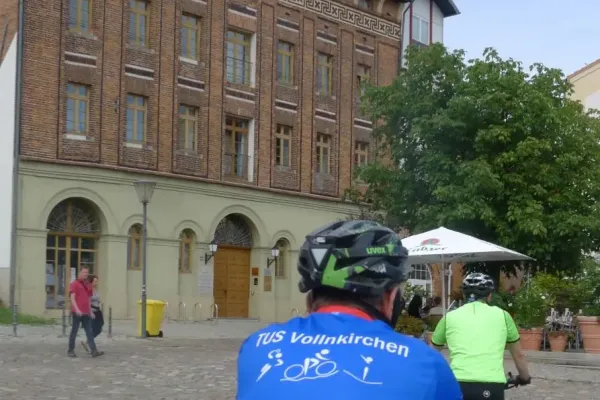2020-tour28-3585B026562-6817-0F40-9E67-E30C58460B40.webp