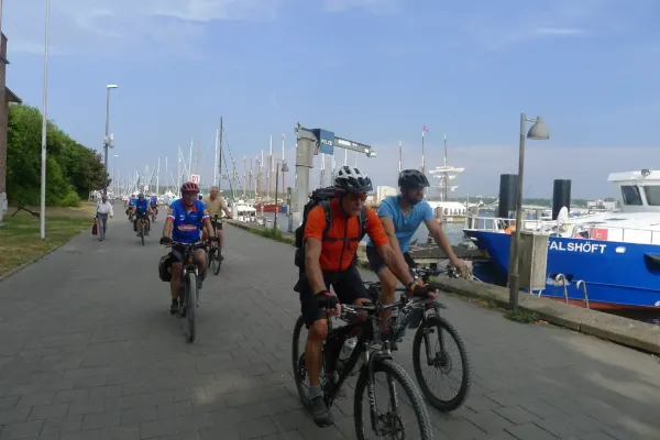 2022-tour29-097E2778AB4-E0B7-CB85-EA2D-BA033BFF8CE1.webp
