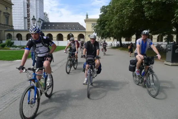 2016-tour23-0617918C8AC-2D11-516B-3BBC-8F5A59E6C530.webp