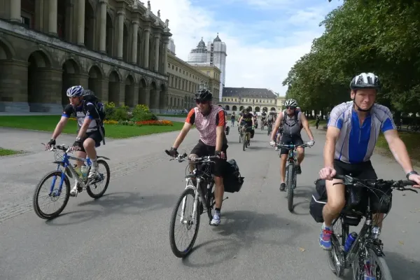 2016-tour23-0629D6FB008-BAD3-8DF1-2DE6-63F5C2AF8053.webp