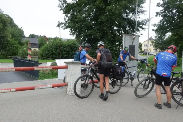 2023-tour-nr30-135FF7060C6-AFE1-F376-5188-EADADE657799.webp