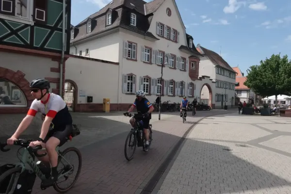 2025-eroeffungstour-0537360F334-2815-A042-A268-C754D92C2669.webp