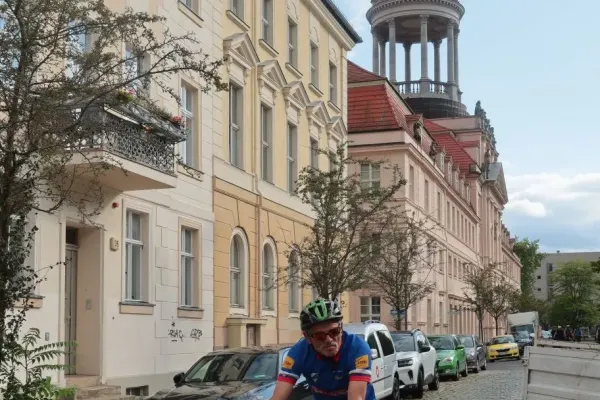 2025-tour32-115D762BE3A-B886-6F49-C520-B61756126CCA.webp