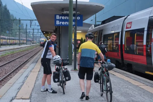 2026-alpenx12-016EF8B1DD1-C286-1917-F96E-415CF7C9437A.webp